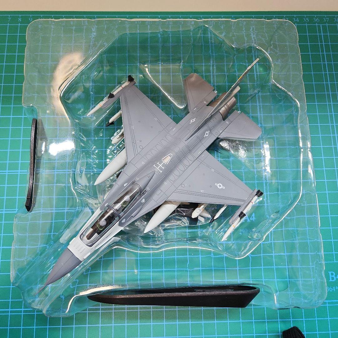 1/72 アメリカ空軍 F-16D ファイティングファルコン（ダイキャスト）