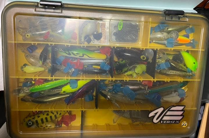 お楽しみルアーセット+ワームおまけ　VERSUS
