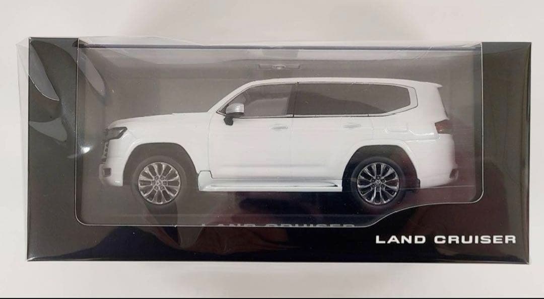 トヨタ ランドクルーザー300 ホワイト カーサンプル