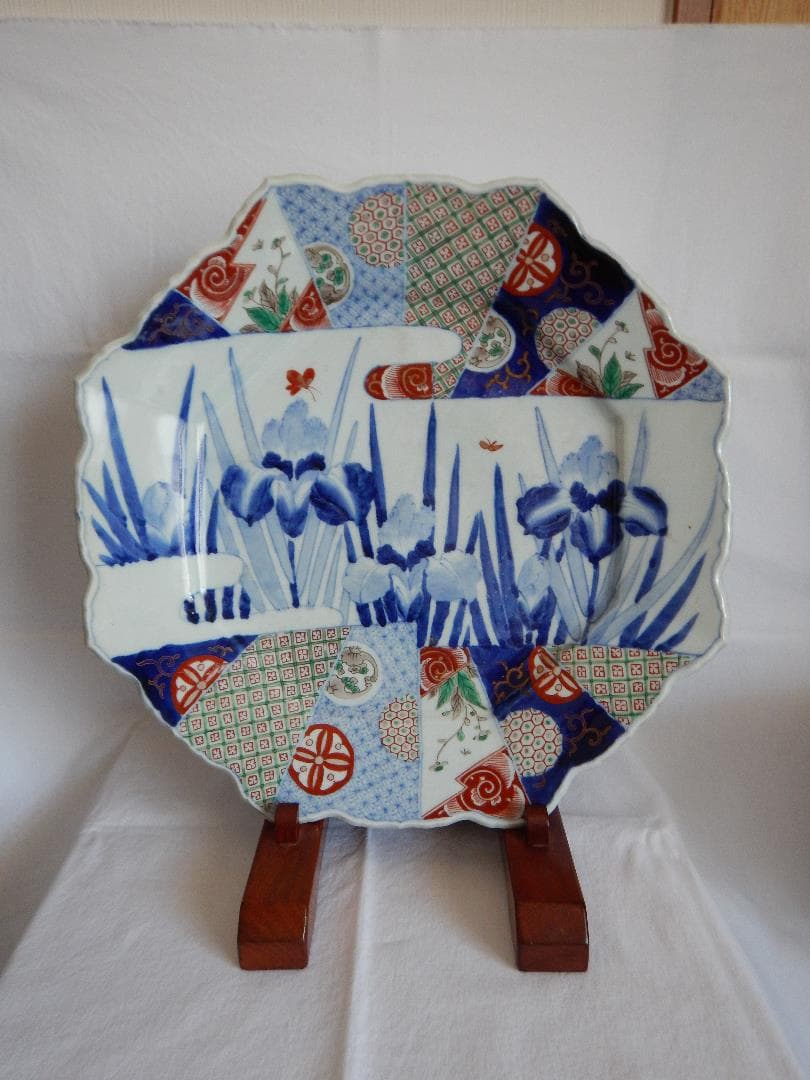 伊万里色絵菖蒲ハ角大皿（明治）