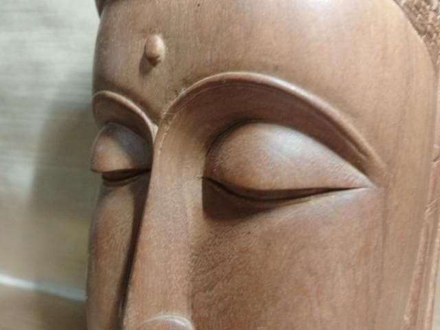 仏頭　木　堅木　柔和　美　高18cm　570g　T108