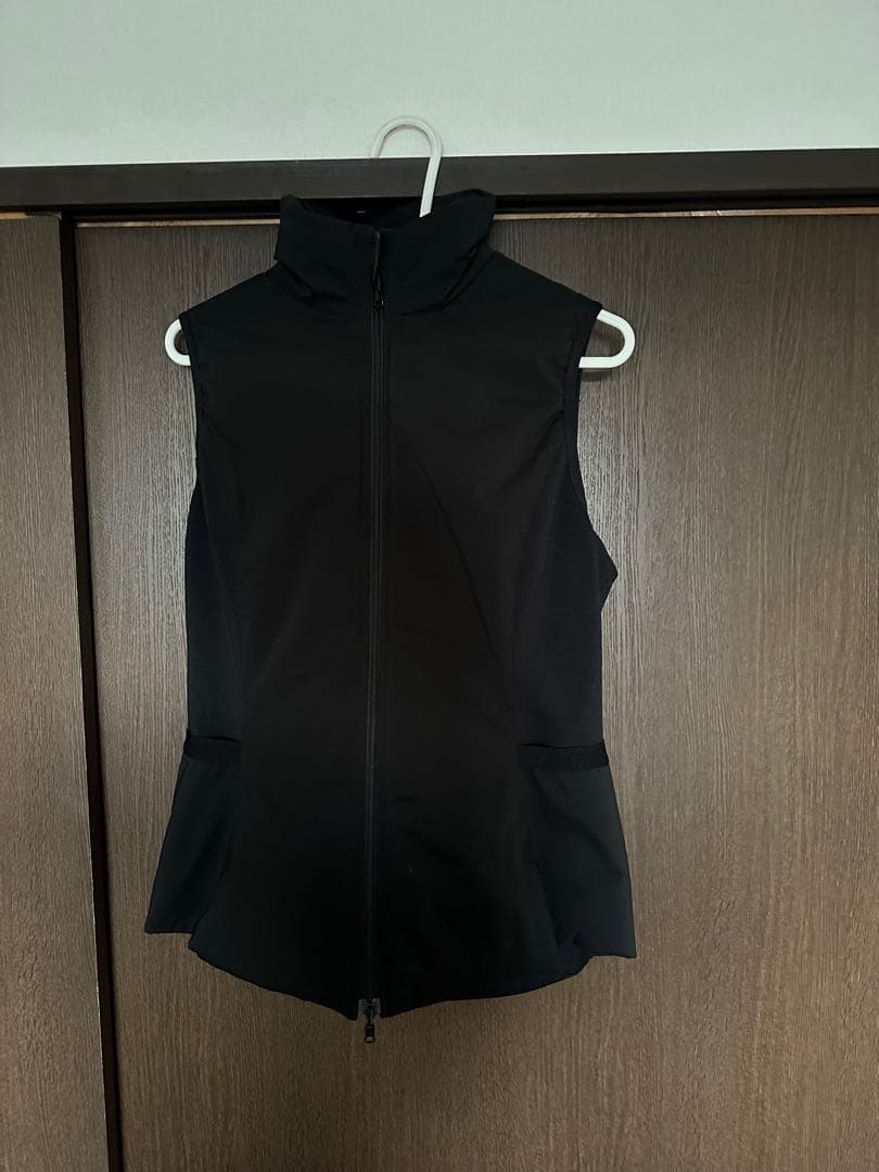 チャコット ダンサーズリバーシブルベスト 中綿ベスト M バレエ ダンス ヨガ