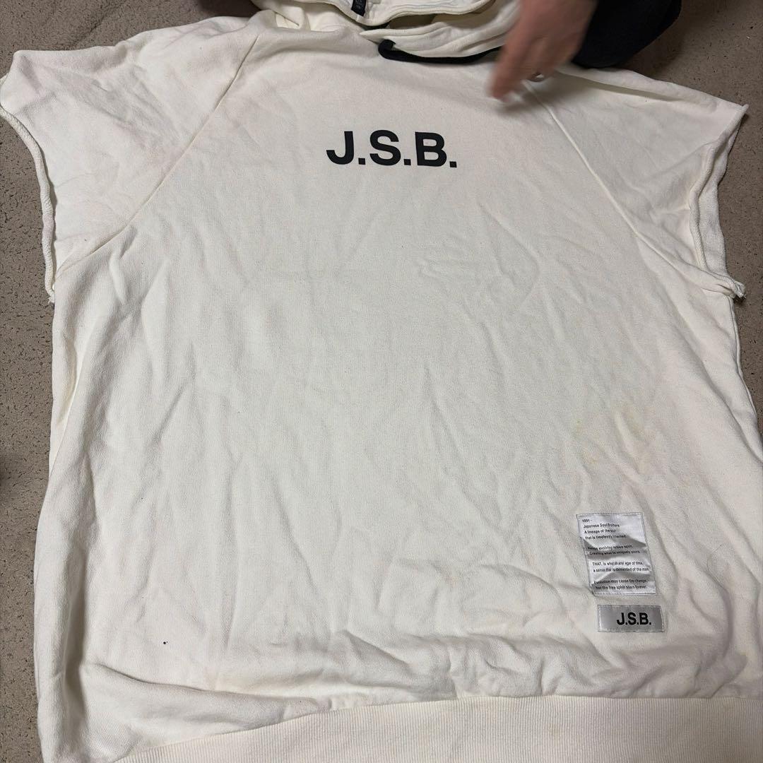 J.S.B. フード付きホワイトパーカー　袖なしXLサイズ