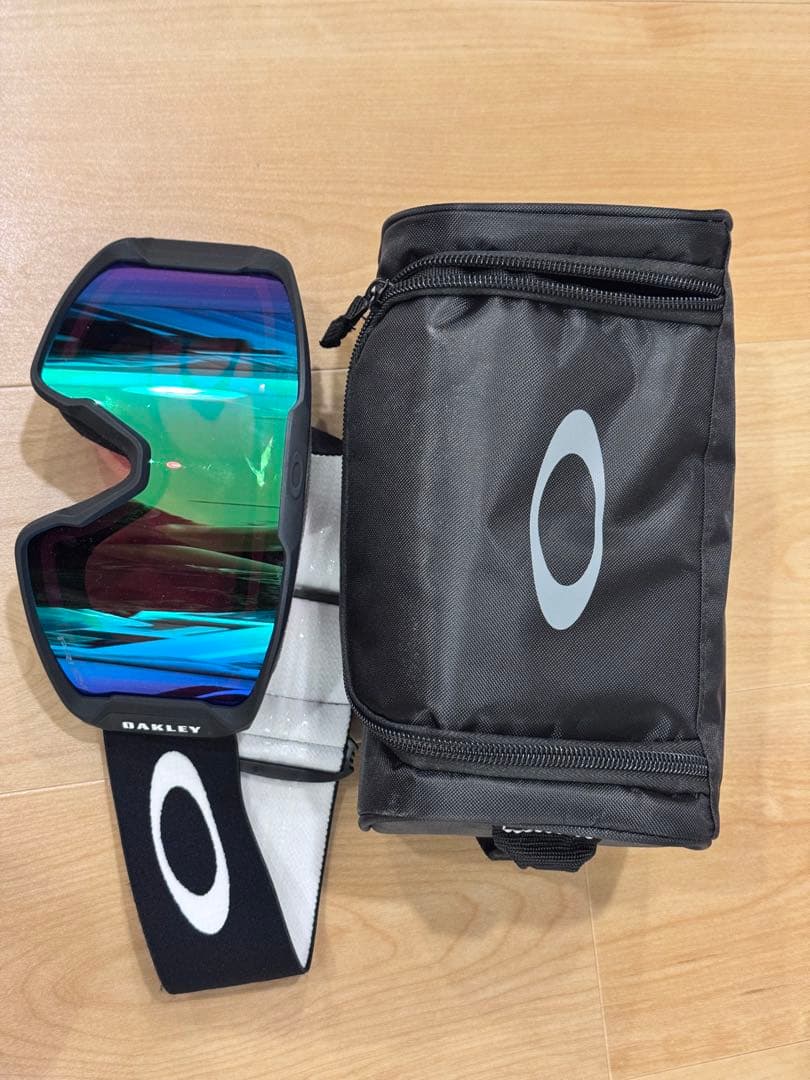 新品 OAKLEY ゴーグル ケース付 スキー スノボー
