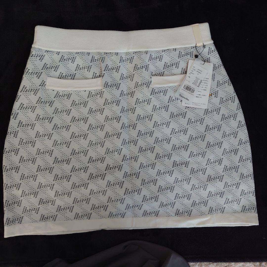 【新品未使用】レザレクション　GMクルーネックニットとスカートセット