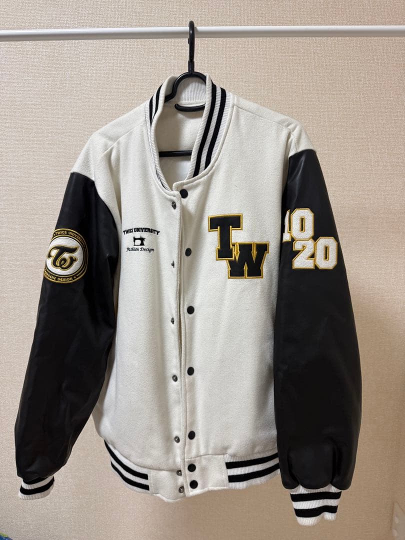 TWICE UNIVERSITY ジャケット