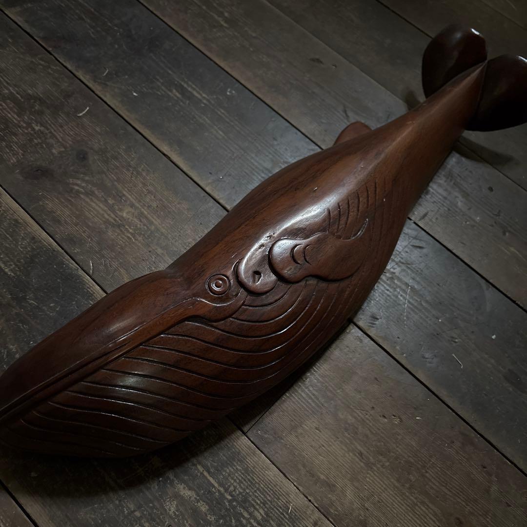 木彫り　鯨　壁掛けディスプレイ