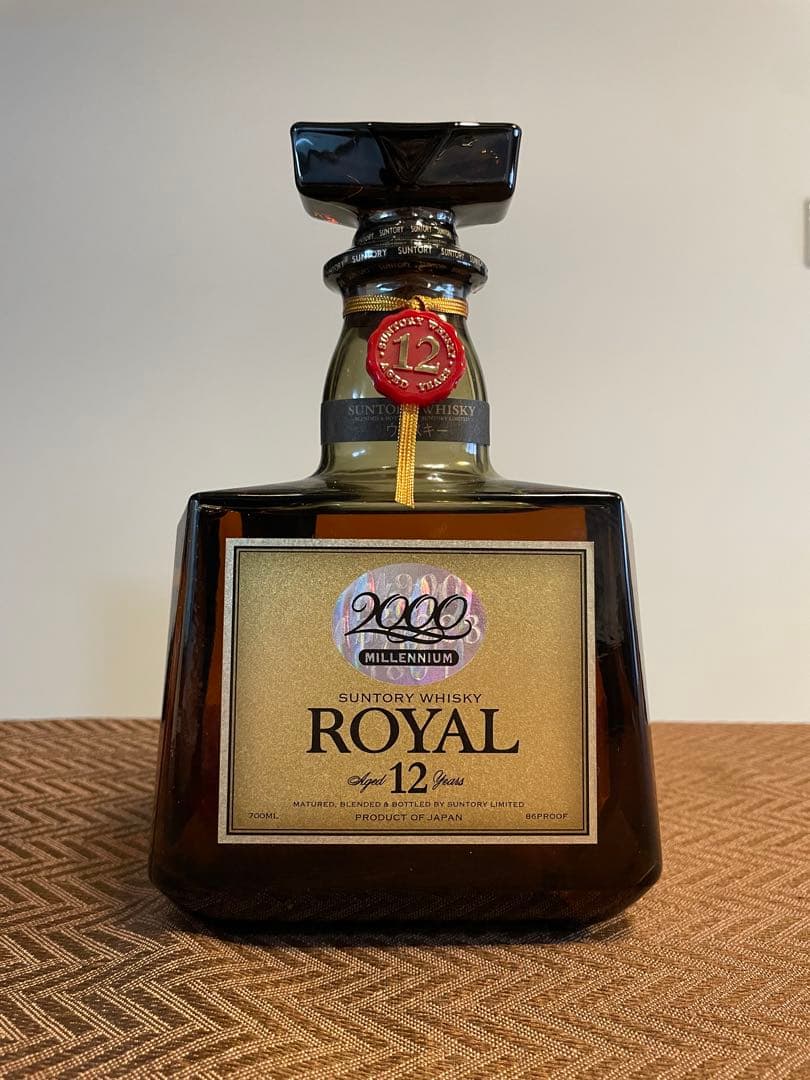 サントリー ロイヤル 12年 ミレニアム2000 700ml 箱あり