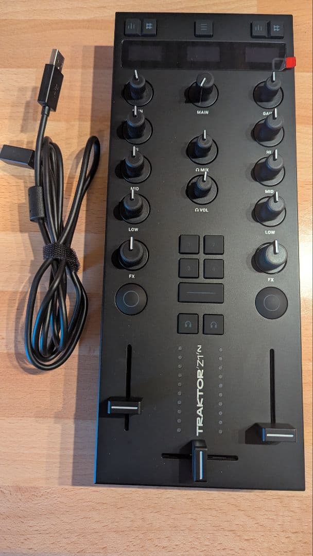 TRAKTOR Z1 mk2 DJコントローラー 専用ケース付き