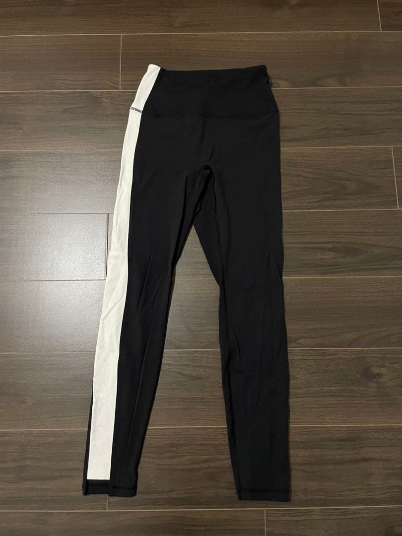SUKALA ブラック/ホワイト ヨガレギンス Sサイズ