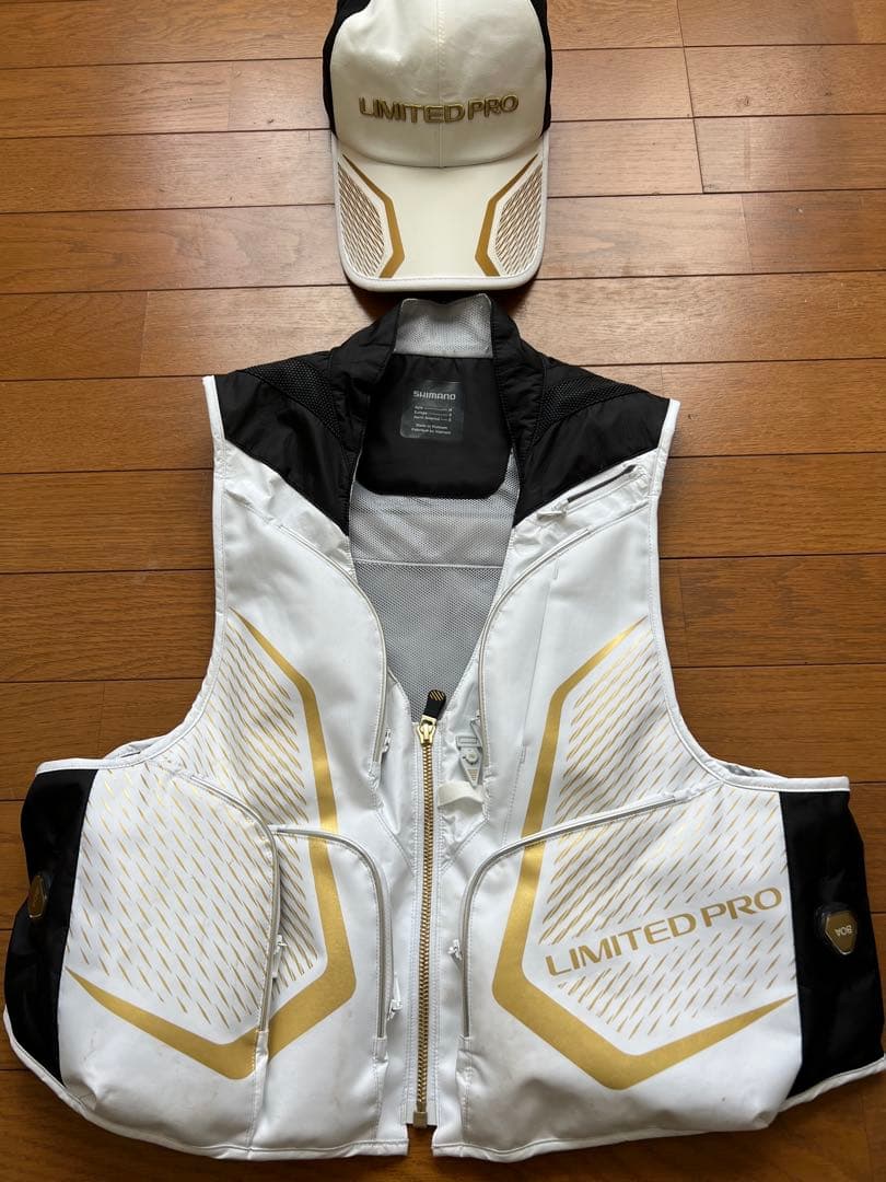 SHIMANO LIMITED PRO フィッシングベスト&キャップセット