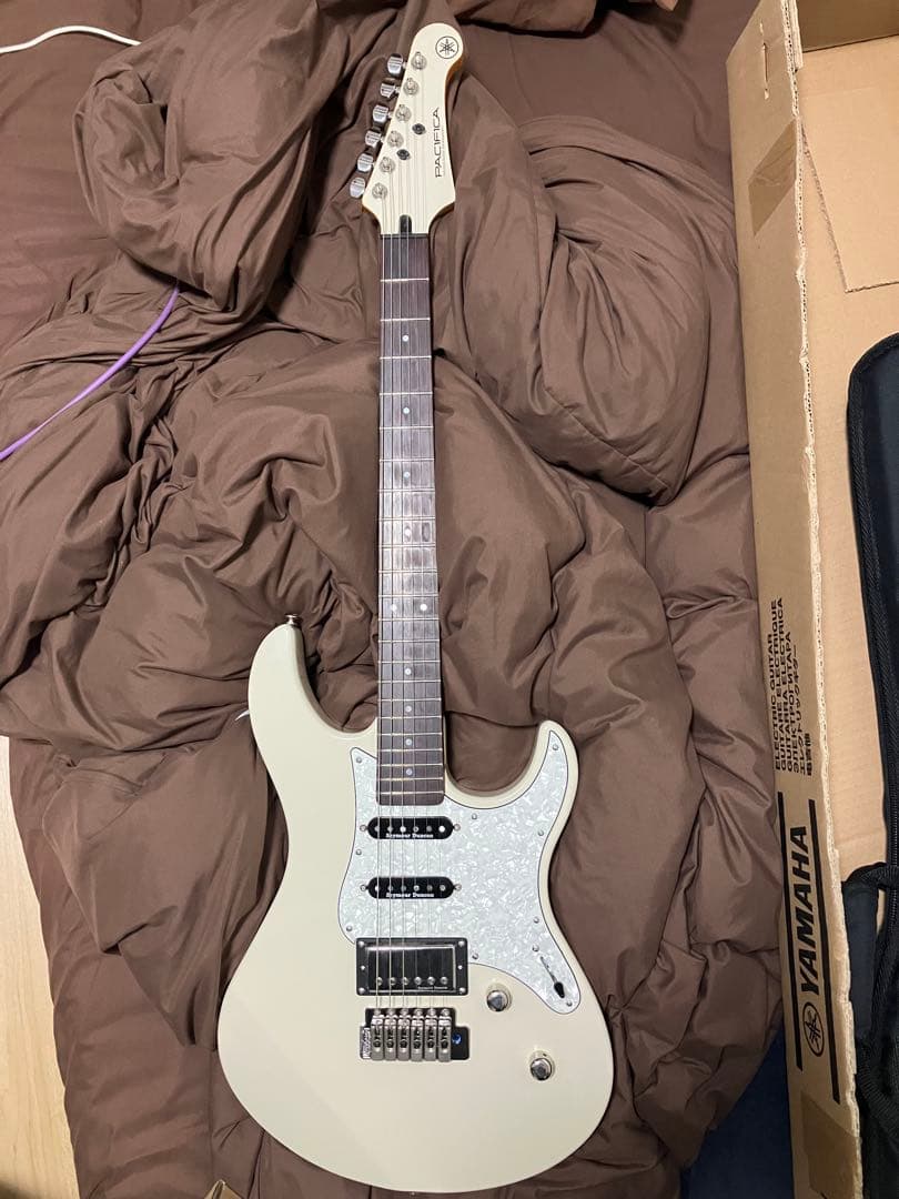 YAMAHA PACIFICA612VIIX【付属品大量】