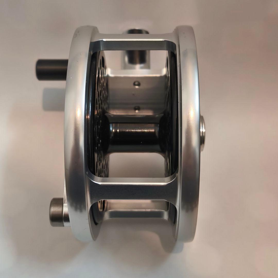 両軸フライリール 7-9番用 217g軽量 ラージアーバー 両巻き対応