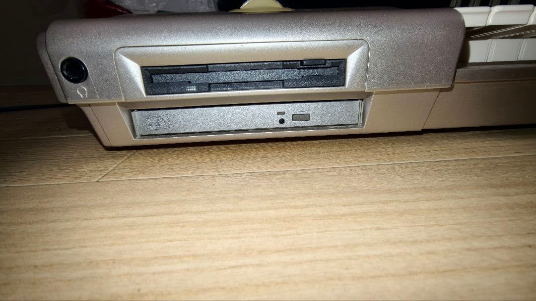 KORG TRITON STUDIO 76 音楽ワークステーション