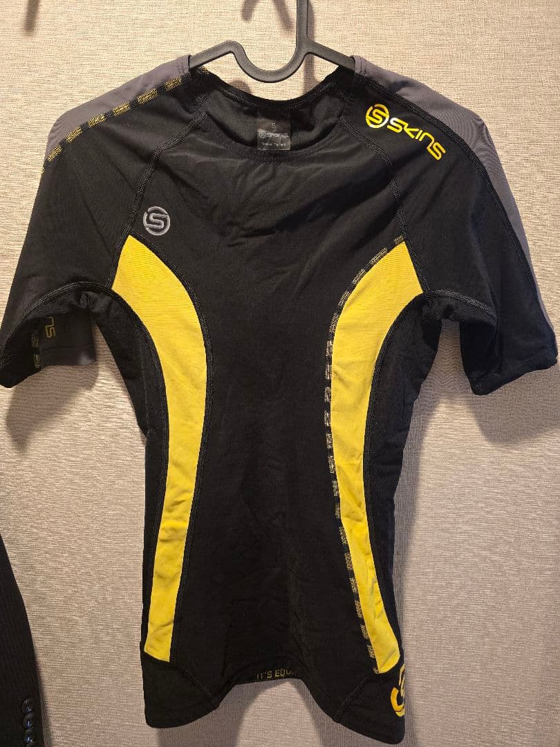 SKINS コンプレッションウェア Sサイズセット
