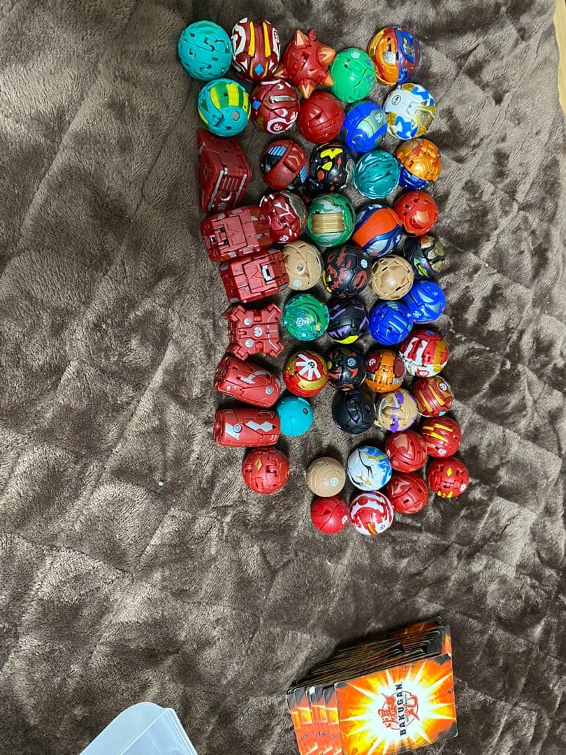 爆丸 49個まとめ売り ➕カード36枚