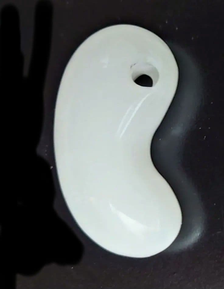 糸魚川翡翠　勾玉 　高純白