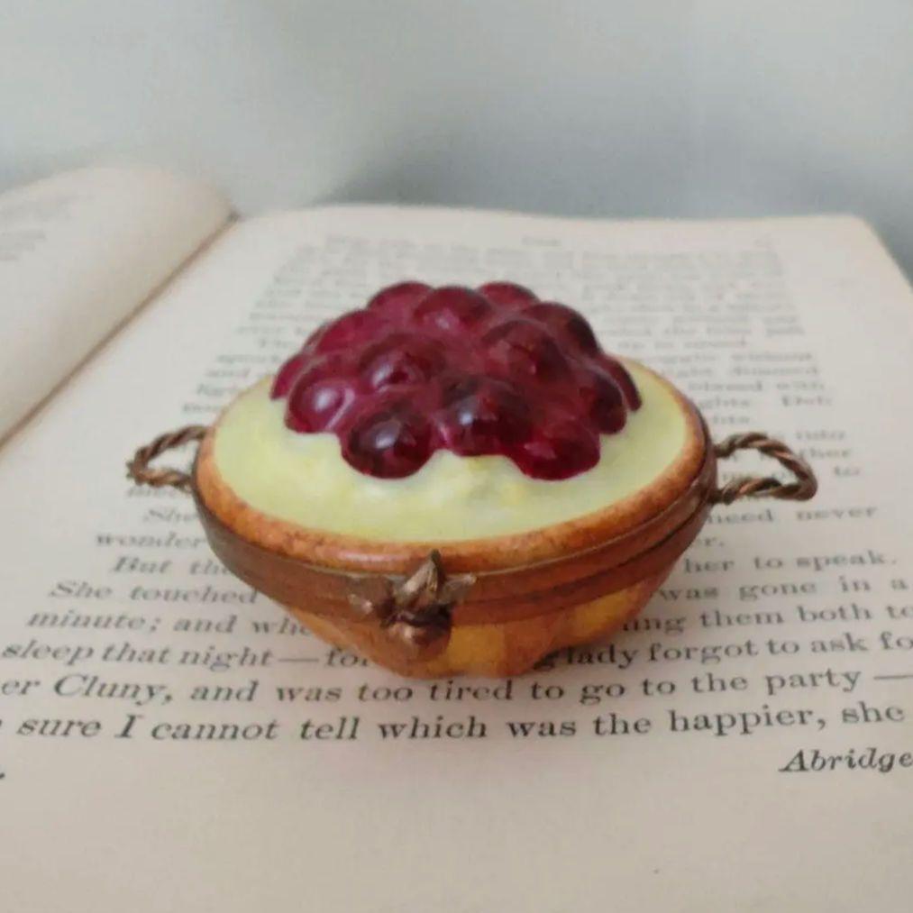 リモージュボックス　ベリータルト　フランス製　陶器　小物入れ　ミニチュア