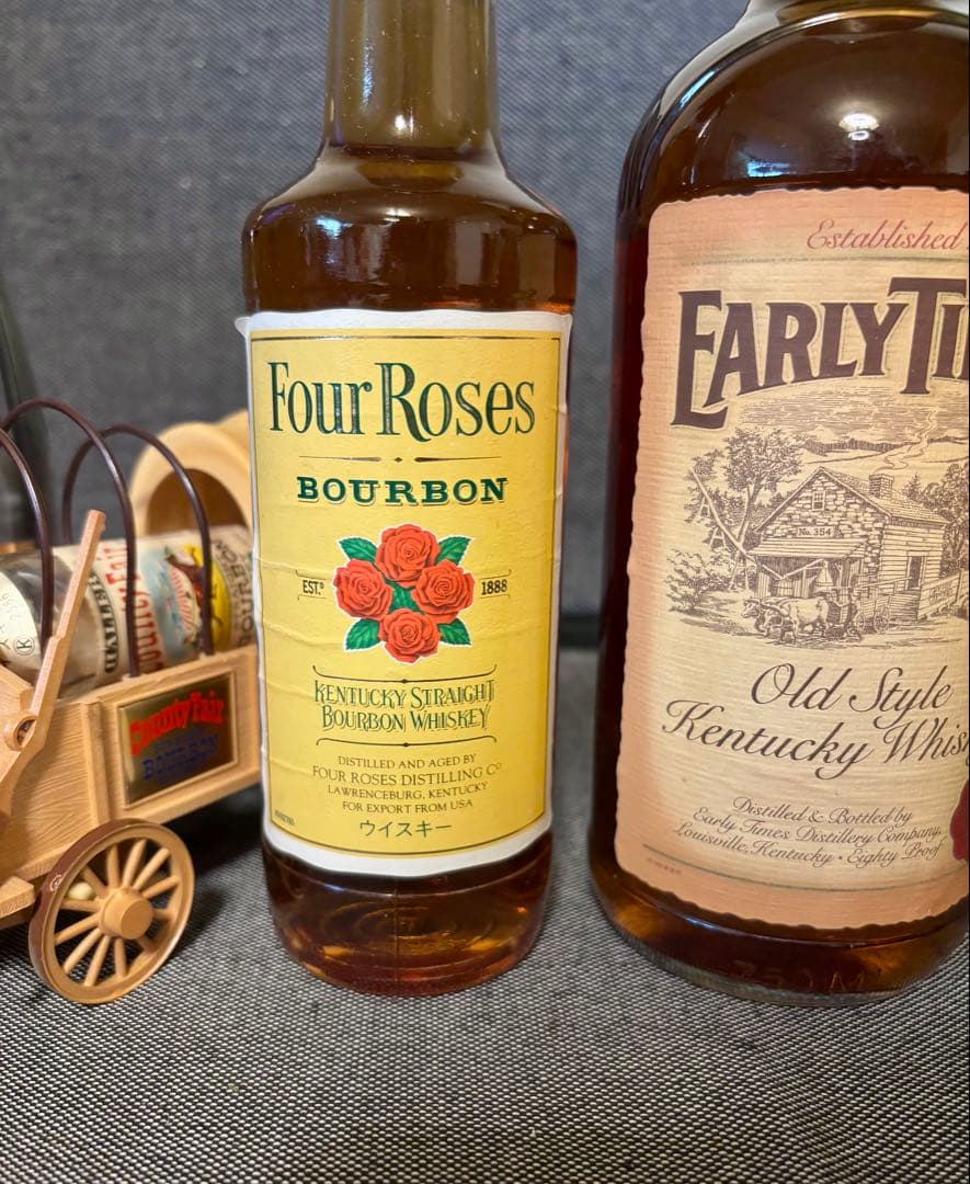 アーリータイムズ　国外ボトル　フォアローゼス 旧ボトル　未開封　2本セット　古酒