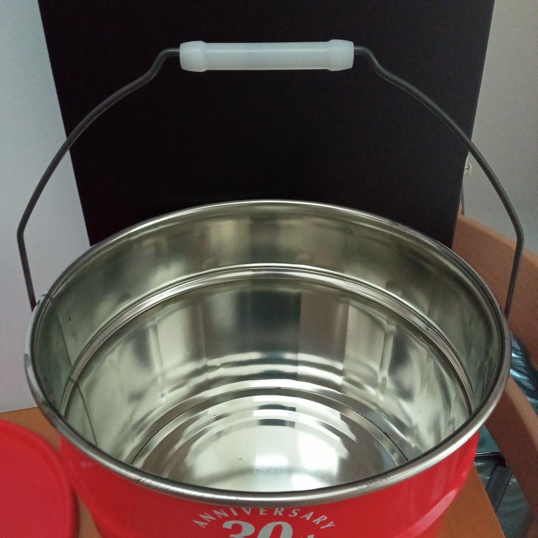 お菓子　Nestle　キットカットの蓋付き缶　非売品