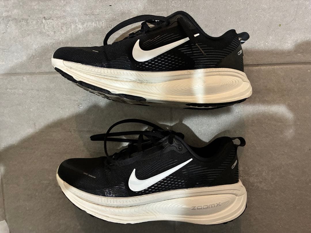 25.5cm Nike ナイキ vomero18 ボメロ18 ランニングシューズ