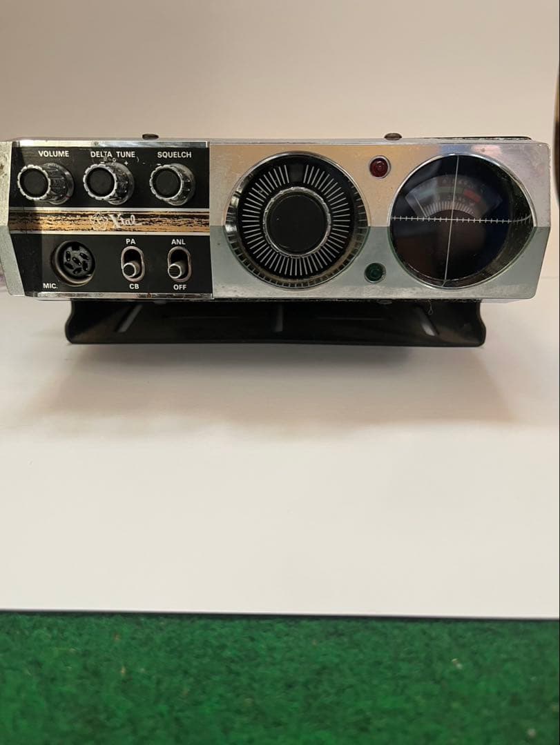 当時のレトロ無線機 受信機 多機能モデル