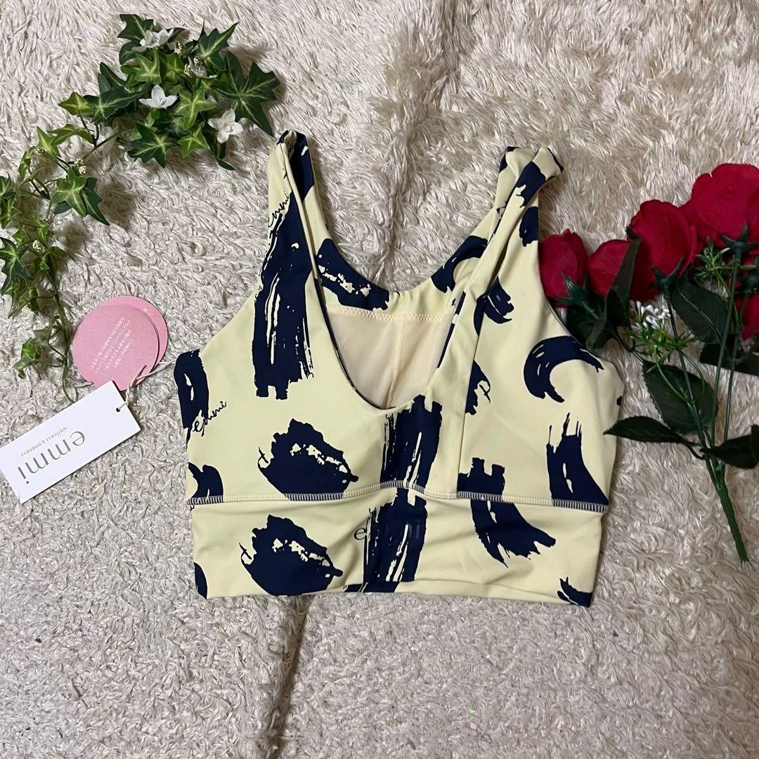 【emmi yoga】emmiオリジナルアート柄レギンス　ブラトップセットアップ