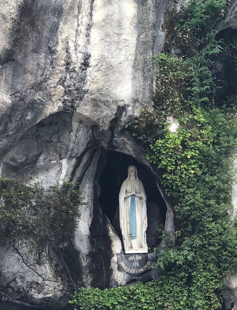 (聖地巡礼)(フランス・ルルド地方)ルルドの泉でくんだ奇跡の聖水＊大容量