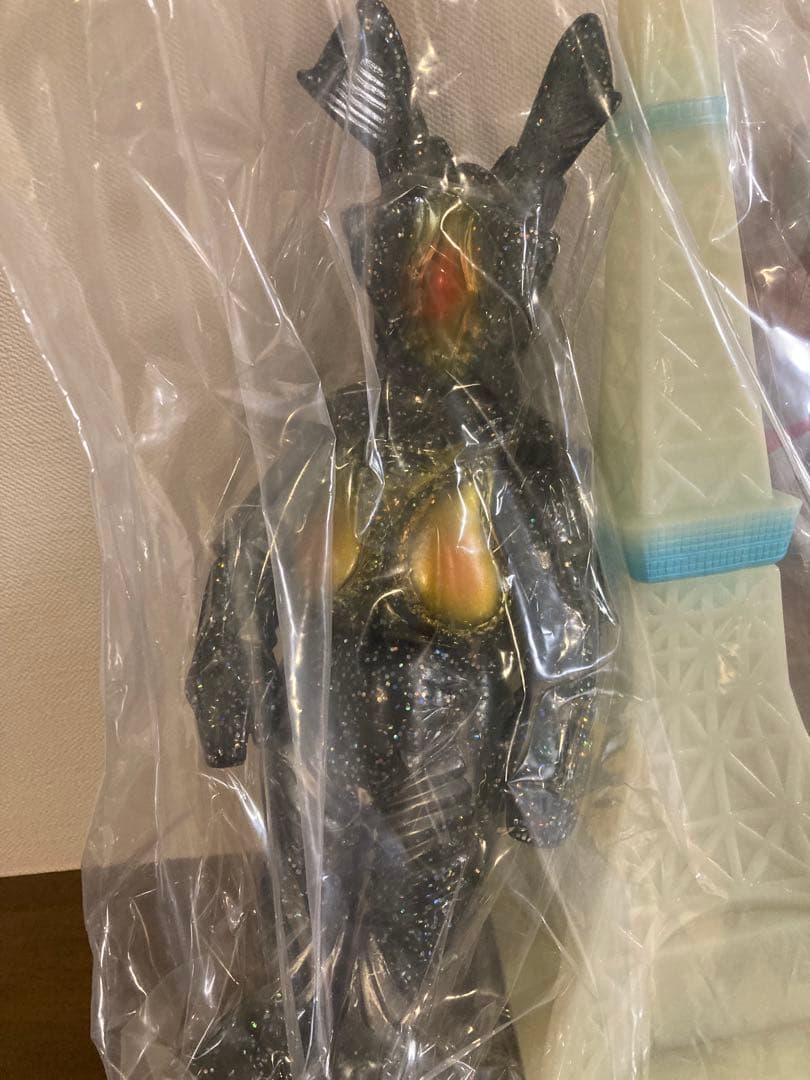 【未開封品】マルサン ウルトラマン対ゼットン 350