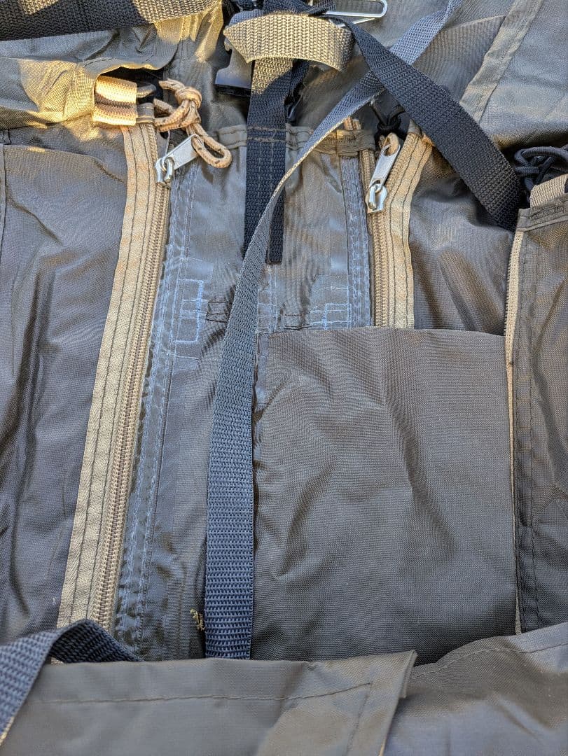 タラスブルバ キャタピラー2ルームシェルター6P