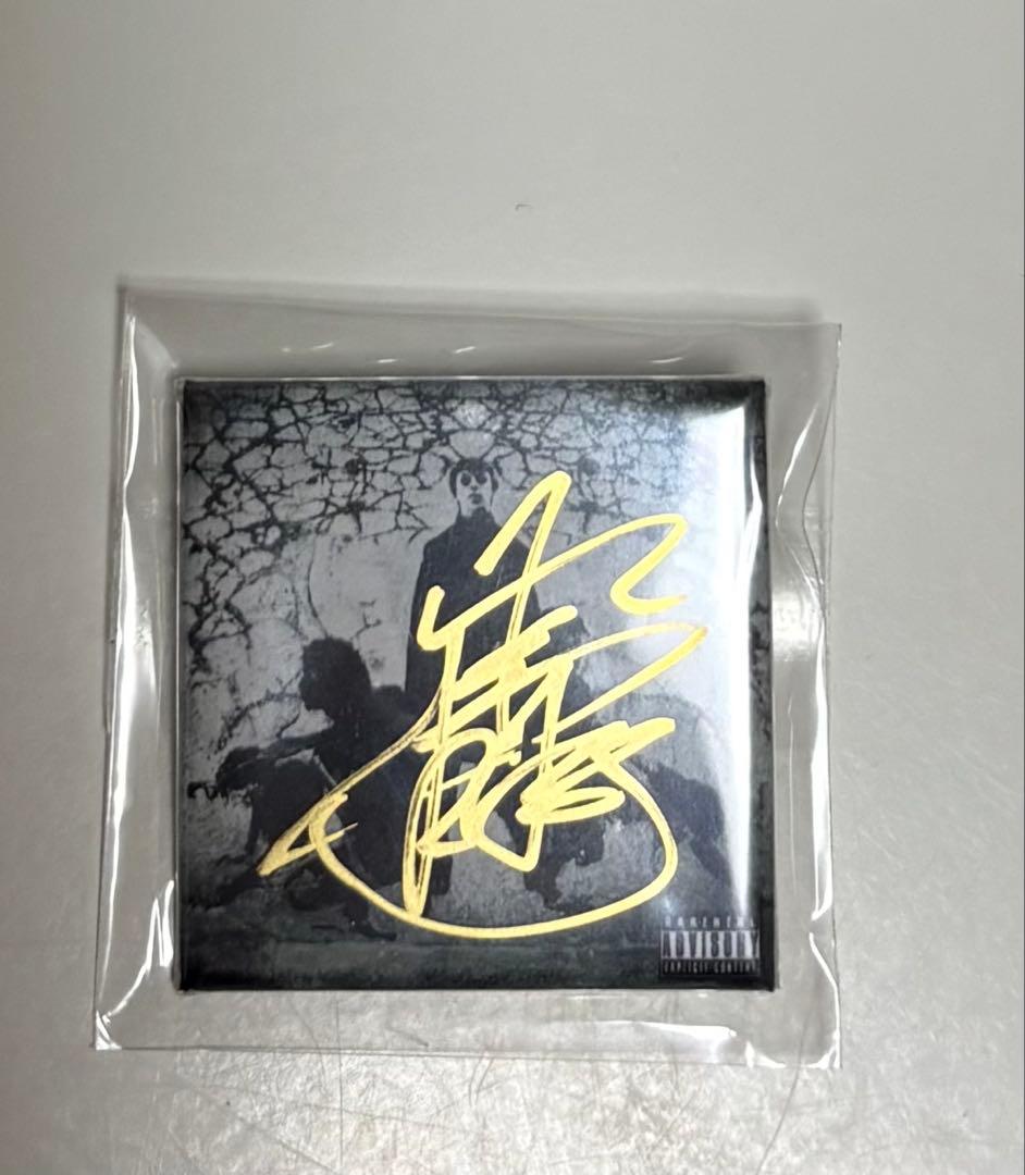 the GazettE REITA サイン入り缶バッジ