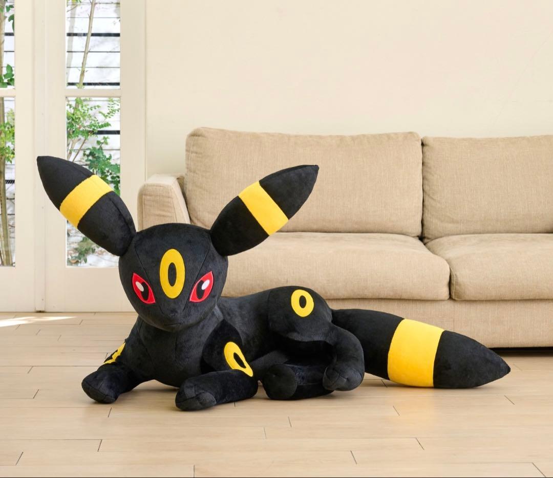 等身大　ブラッキー　寝そべり