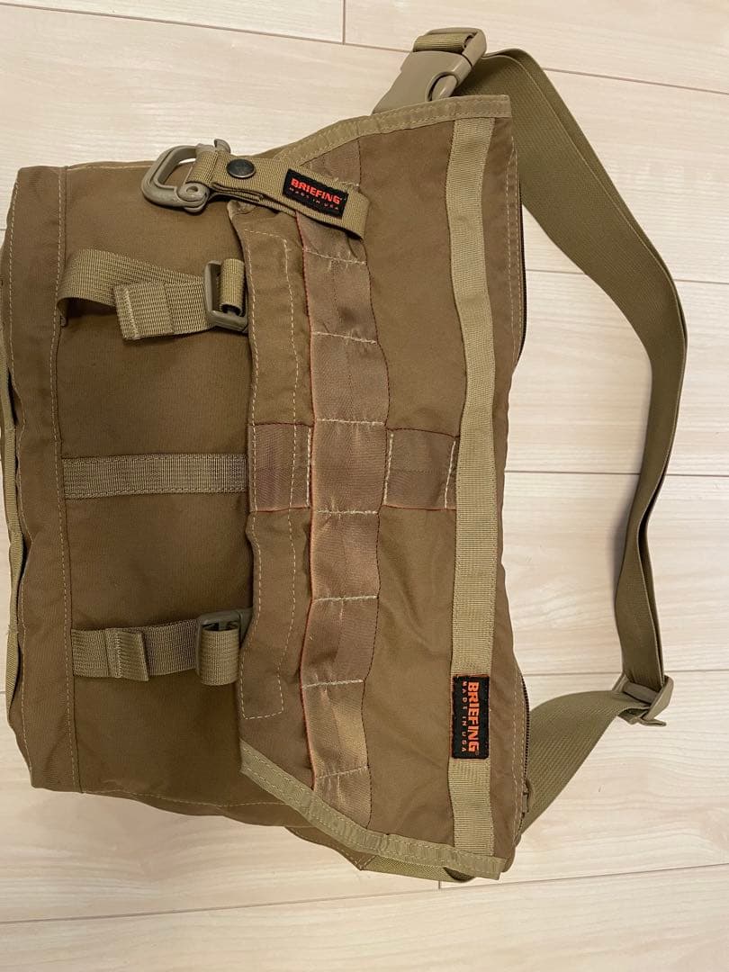 ブリーフィング メッセンジャーバッグ
