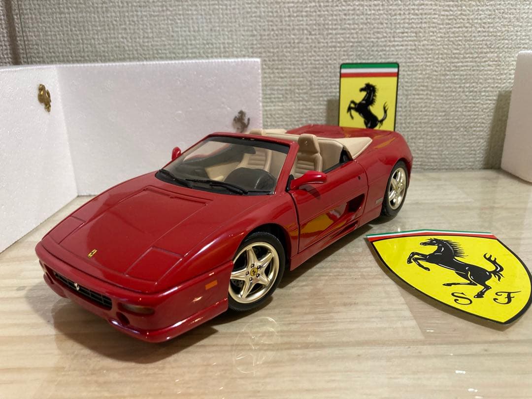 ミニカー FERRARI F 355 SPIDER 1:18