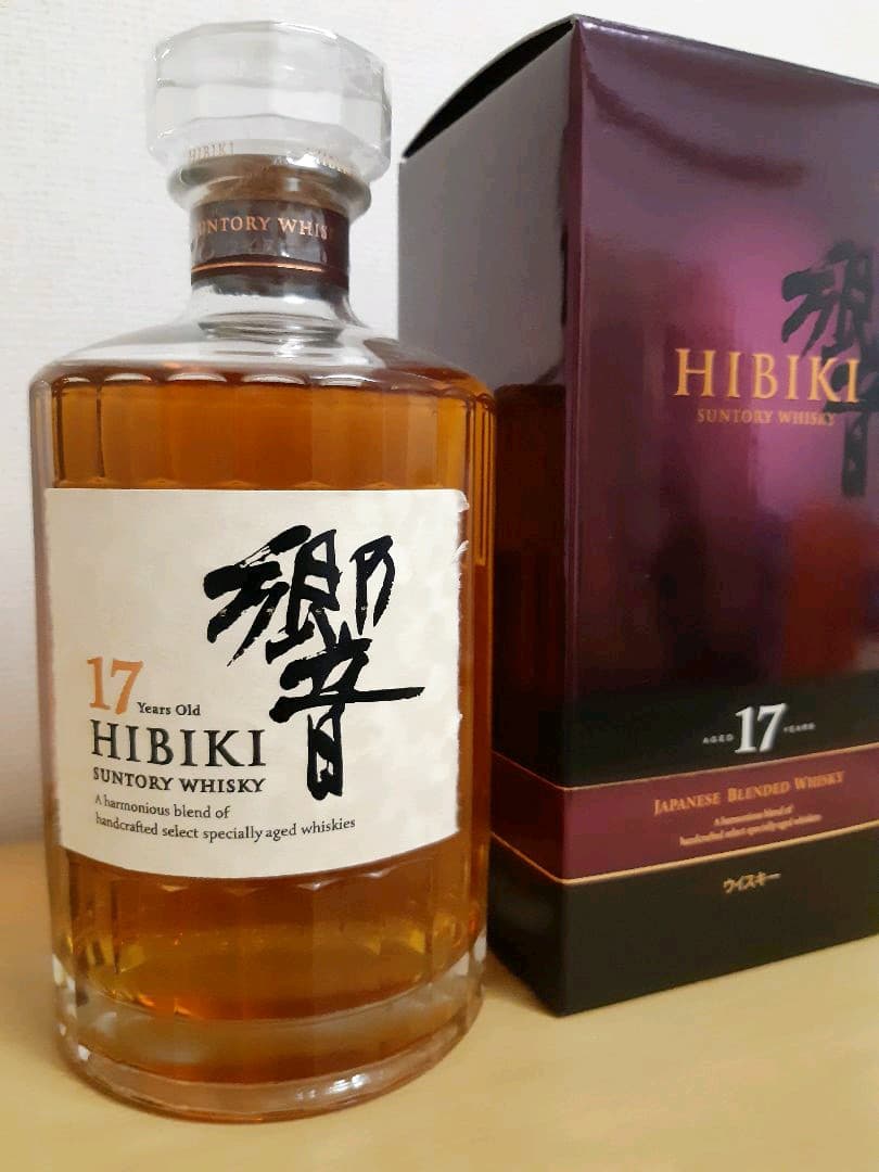サントリー 響 17年 700ml　新品　箱付き