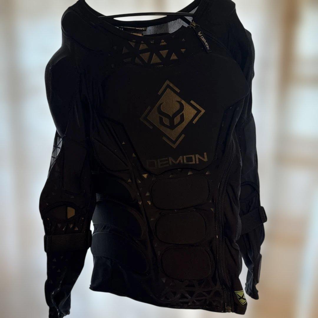 Demon D3O スノーボードプロテクター肘・肩・背中用・D3O素材・