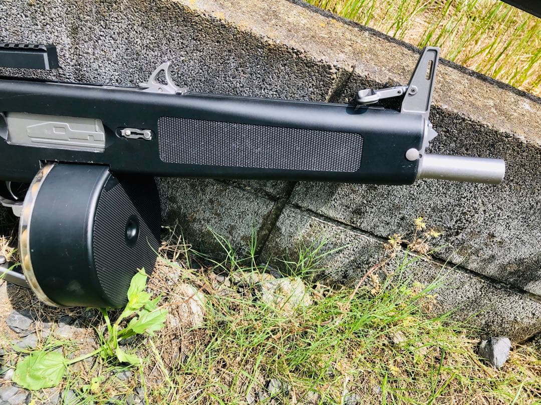 東京マルイ　電動ショットガン　AA-12 ドラムマガジン　専用マウント装着　中古