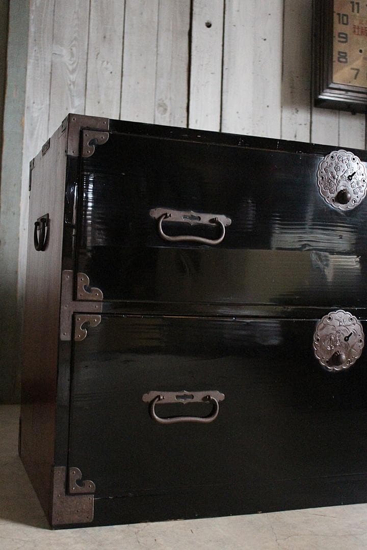 綺麗な丸金具庄内箪笥　2段　タンス　収納　古家具　古民家　時代家具