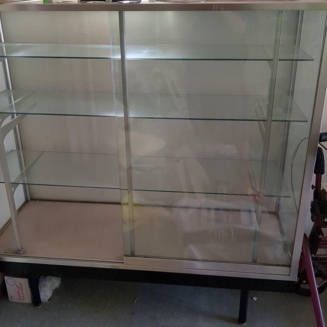 ショーウインドウガラスケース