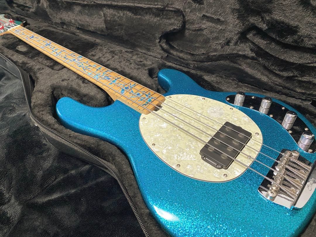 ベース Musicman RAY34 Blue Sparkle Sterling