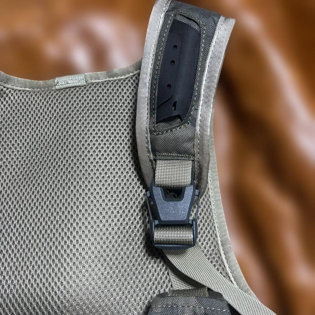 SIMMS カモフラージュ フィッシングベスト