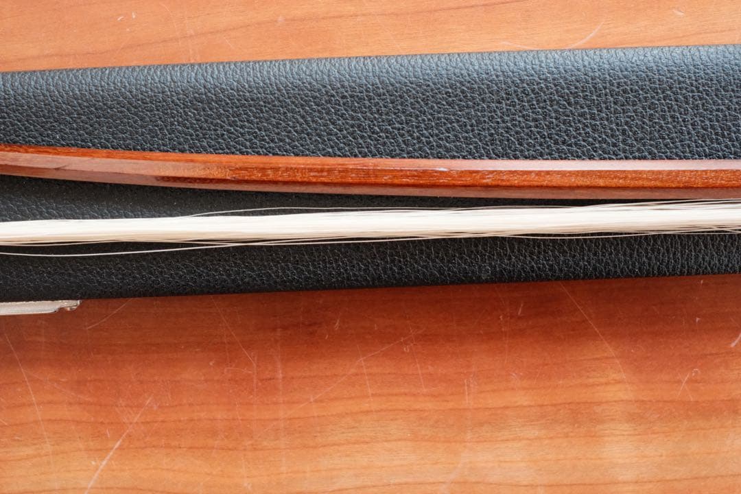 【ハードケース付】チェロ弓 F.Vincent A Lyon（角弓） 81.1g