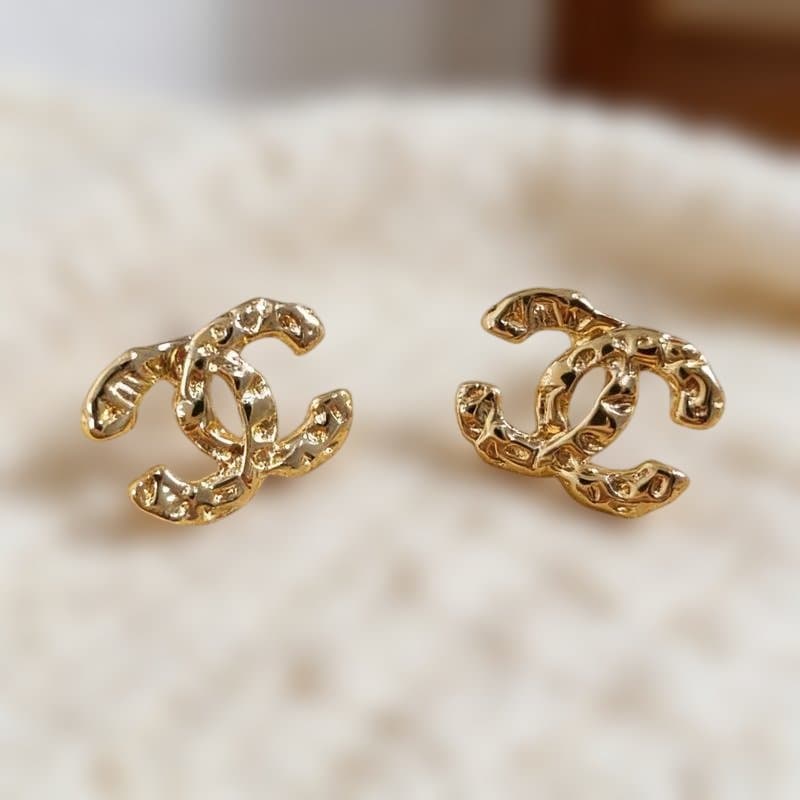 CHANEL ゴールド ピアス