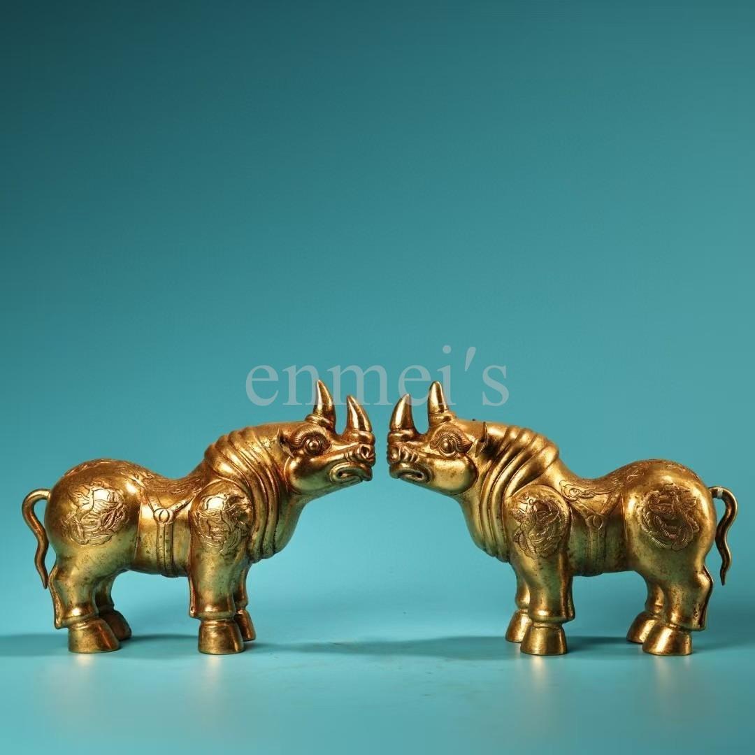 中国古美術・旧蔵細工犀牛セット・純銅製・鏨刻鎏金・高浮彫・置物・風水開運・文房具