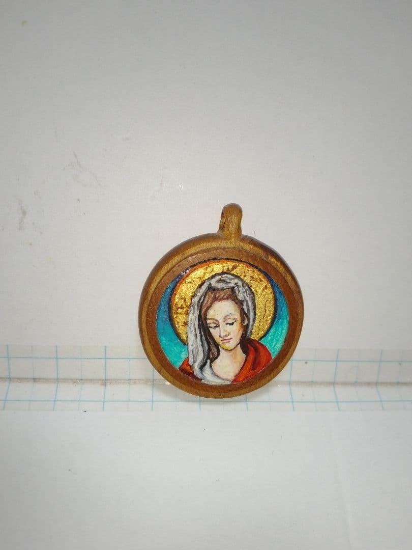 木工作家と宗教画家のコラボペンダント