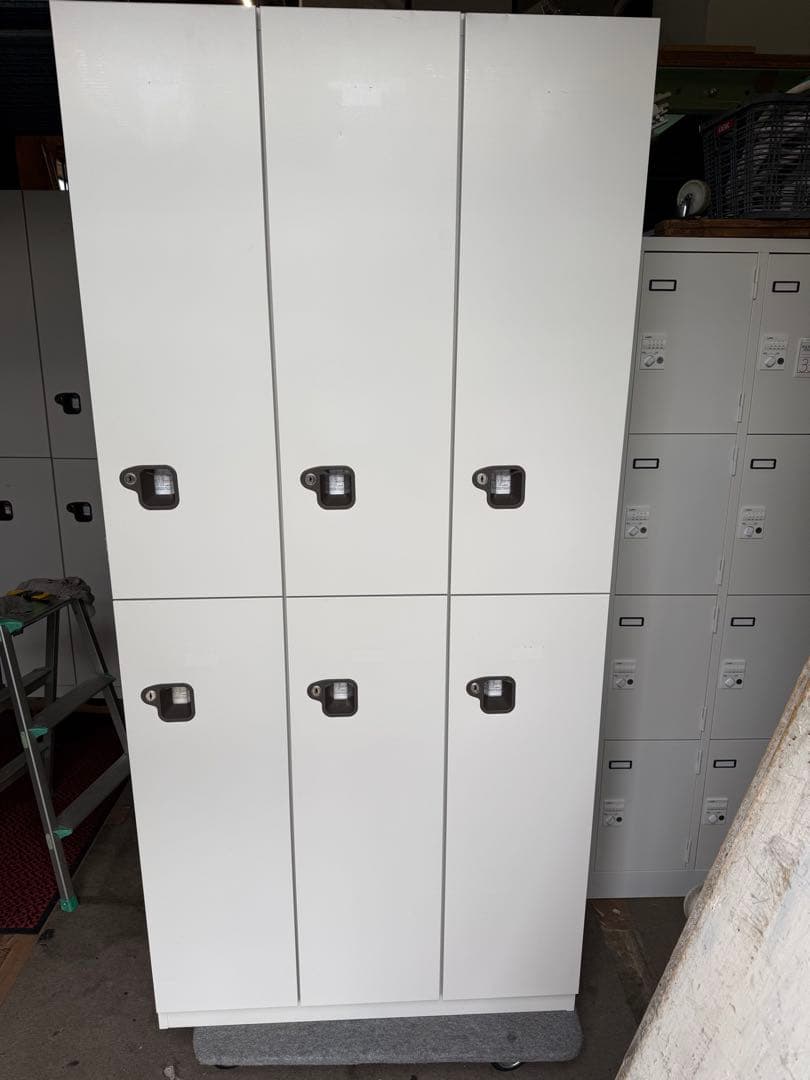 スポーツクラブ フィットネス 体育館 ６人用ロッカー