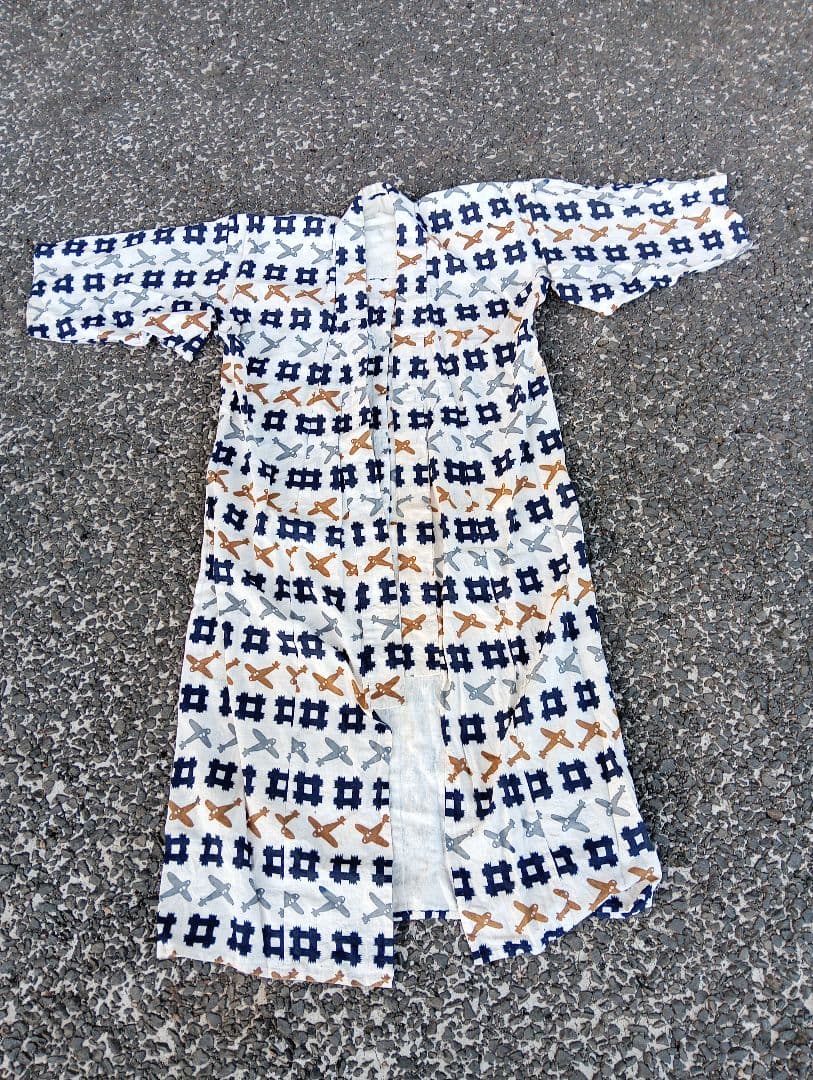 戦闘機柄　着物　子供服　古布　　戦前　戦争　　戦時資料　飛行機