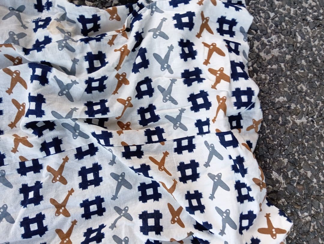 戦闘機柄　着物　子供服　古布　　戦前　戦争　　戦時資料　飛行機