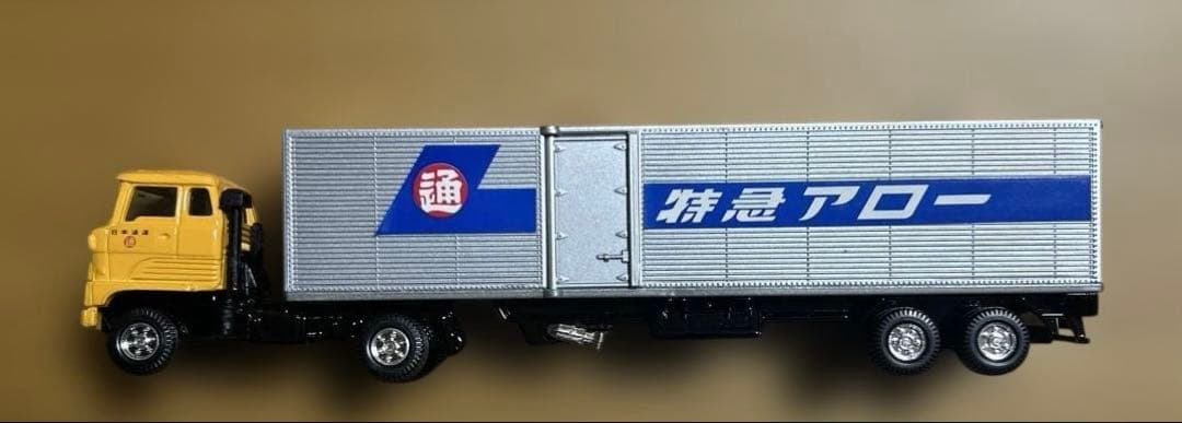 トミカダンディ050日野セミトレーラーパネルバン