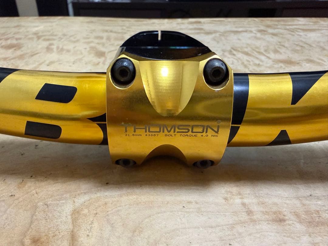 thomson x4 ステム　ns bikes ハンドルバー　ブラック　ゴールド